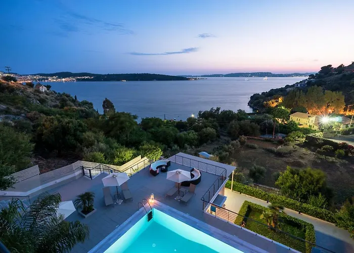 Melina Apartments Pool View