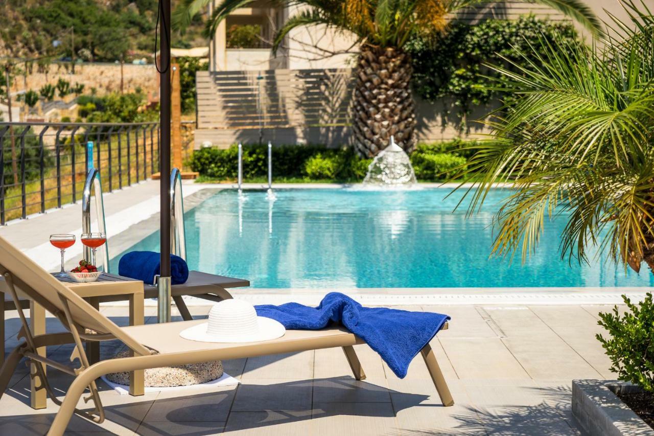 Melina Pool View